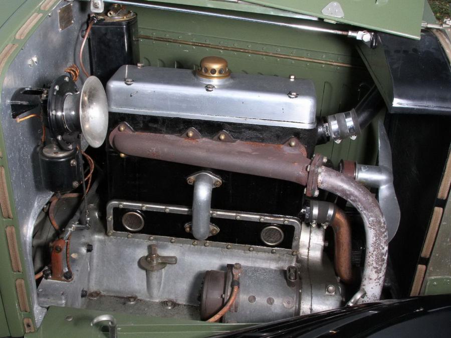 Моторный отсек Delage DI Coupe Chauffeur 1927 года  (фото 5 из 7)